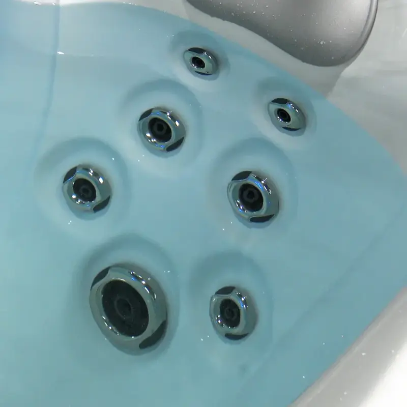 Whirlpool mit Hydromassage und Düsen